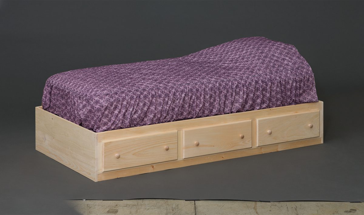 Photo of: VRW 3 DRAWER CAPTS BED